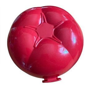 NWT Tupperware Tomato Keeper